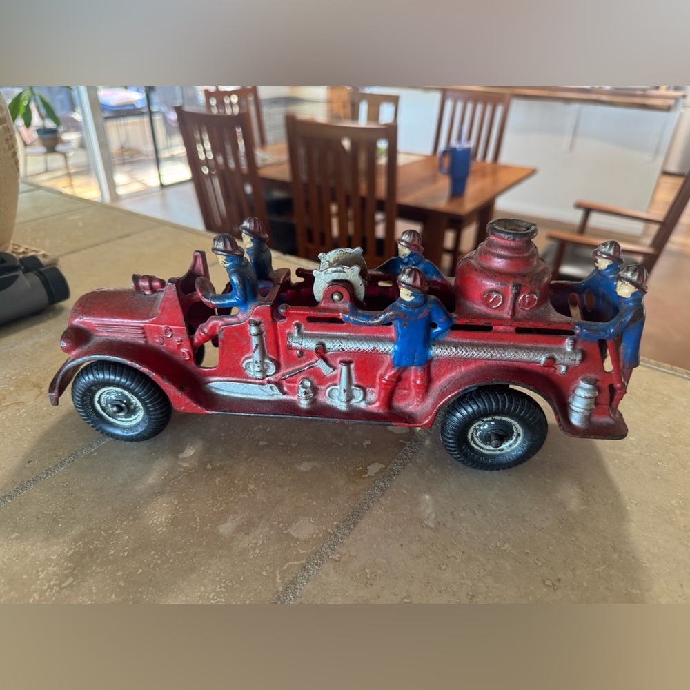 Vintage Arcade Cast Iron Fire Pumper Engine With 6 Firemen, 1938 Toy Truck